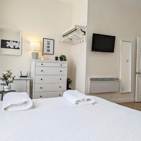 Guest Rooms In Anfiled Near Stadium, Free Parking Liverpool Kültér fotó