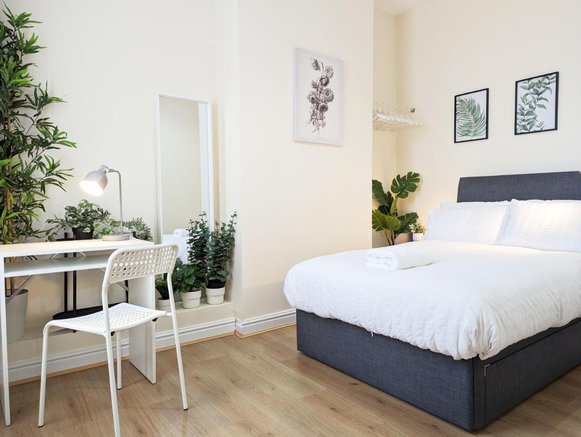 Guest Rooms In Anfiled Near Stadium, Free Parking Liverpool Kültér fotó