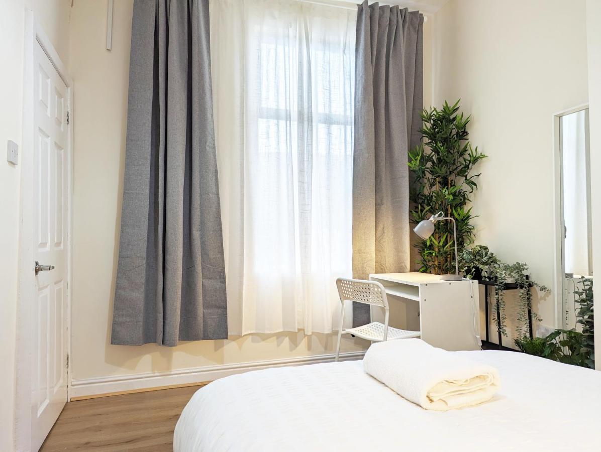 Guest Rooms In Anfiled Near Stadium, Free Parking Liverpool Kültér fotó